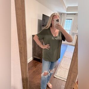 Old navy olive green scoop neck top
